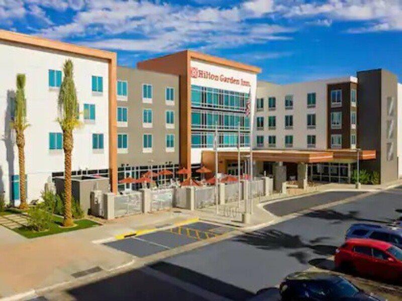Hilton Garden Inn Chandler Downtown Exteriör bild