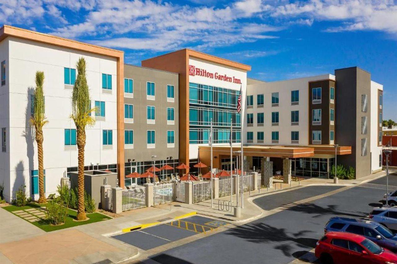 Hilton Garden Inn Chandler Downtown Exteriör bild