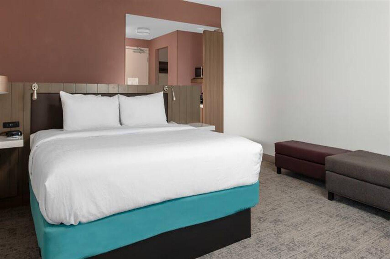 Hilton Garden Inn Chandler Downtown Exteriör bild