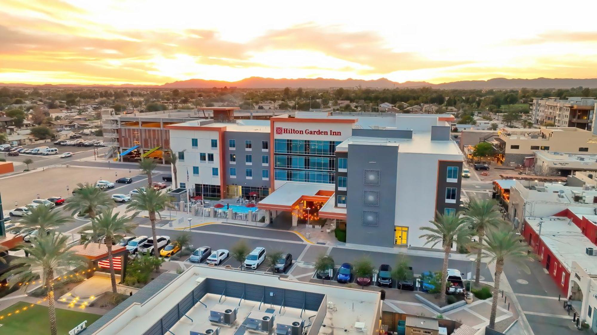 Hilton Garden Inn Chandler Downtown Exteriör bild